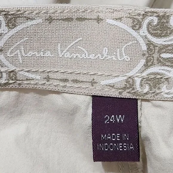 Gloria Vanderbilt Capri Shorts Size 24W Cream Color With Pockets - Picture 7 of 12